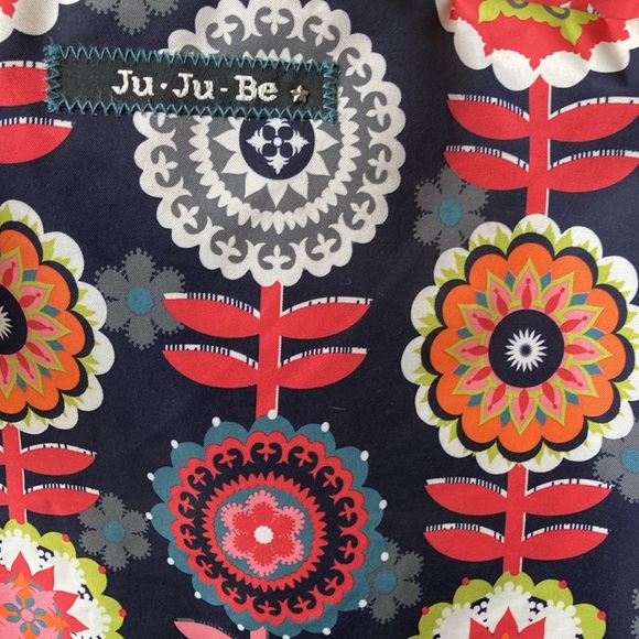 Ju-Ju-Be Dancing Dahlias Large Overnight Diaper Bag - Picture 7 of 16